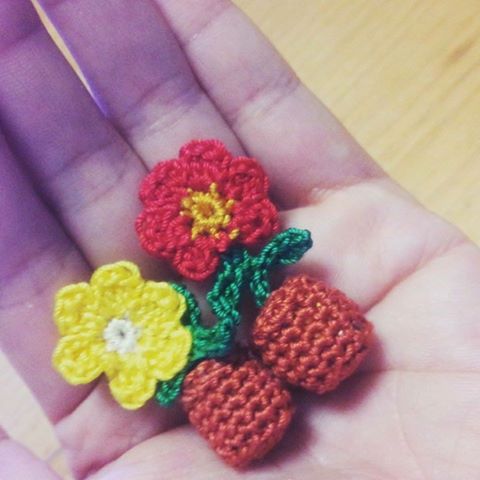 真弓さんの編み物お花の作品